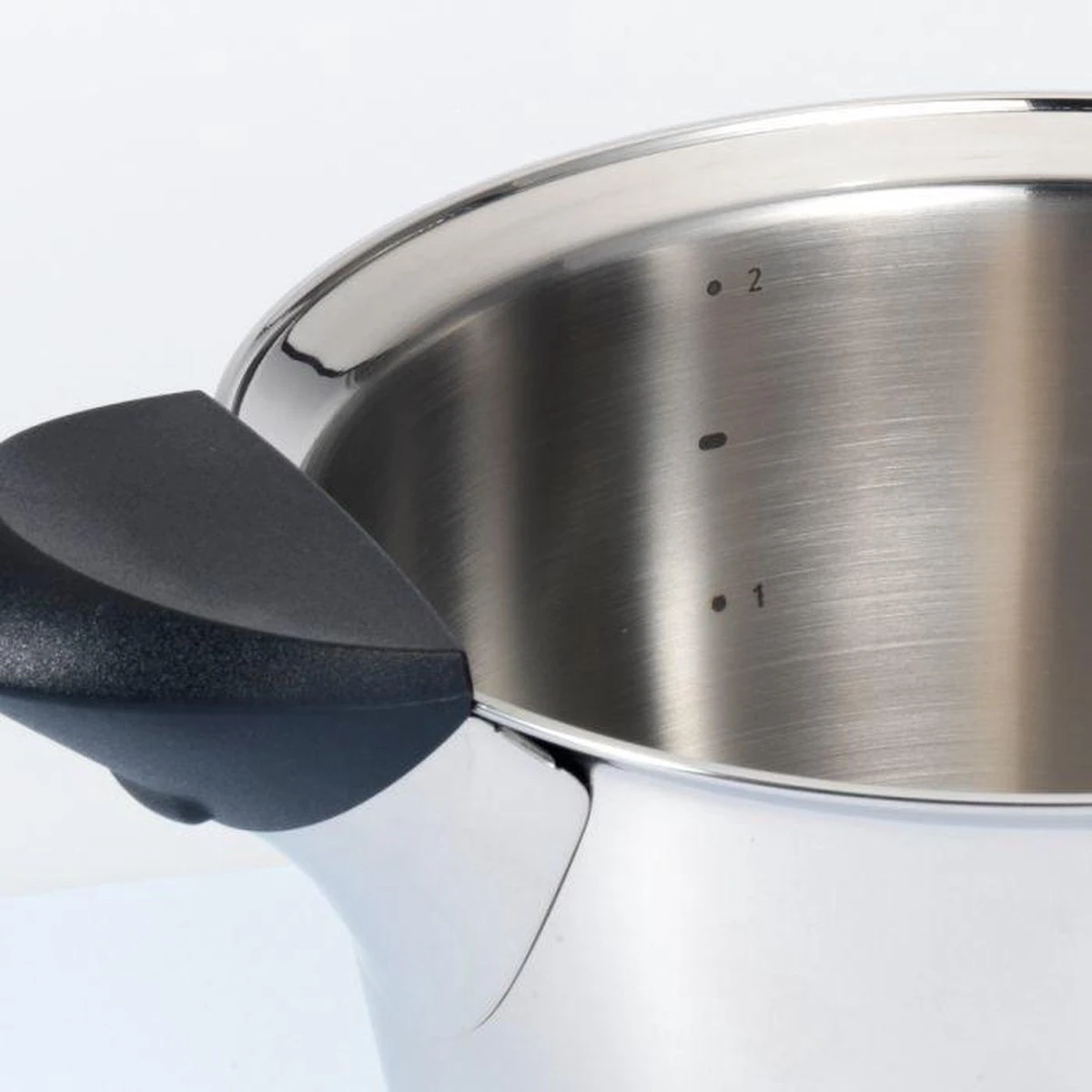 BK Q-linair Classic Pannenset - 5 Delig - RVS - Veilig Afgietsysteem - Inductie 13 BK Q-linair Classic Pannenset - 5 Delig - RVS - Veilig Afgietsysteem - Inductie - Afbeelding 13