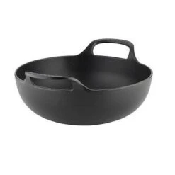 Le Creuset Wokpan / Balti Dish - Mat Zwart - ø 24 Cm / 2.7 Liter - Geëmailleerde Anti-aanbaklaag -Babyproducten 1200x1200 281