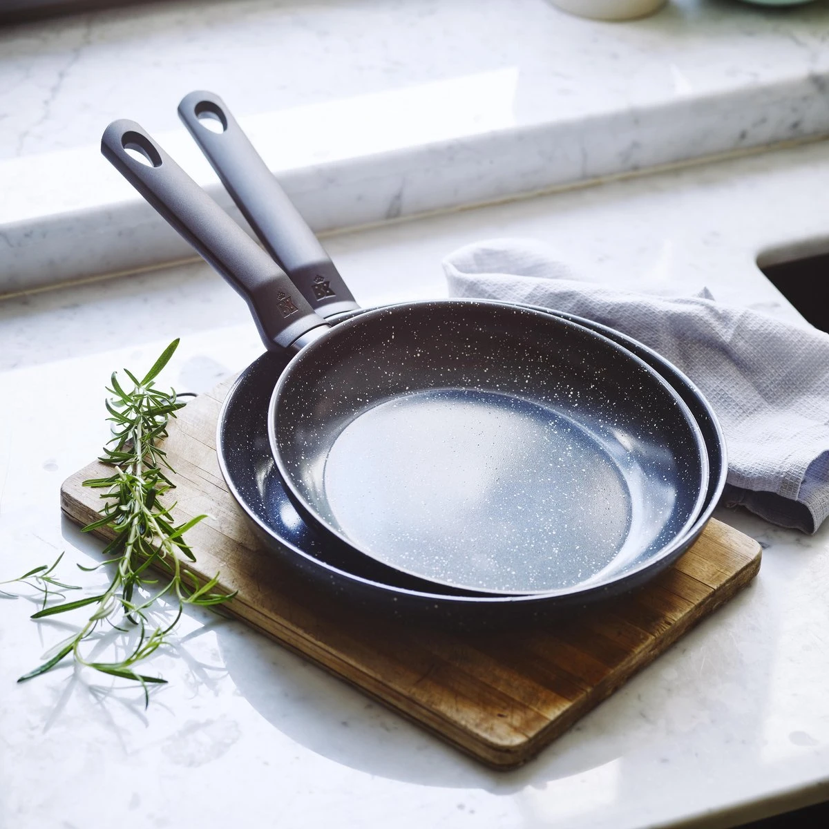 BK Universe Koekenpannenset Ø 24 Cm + Ø 28 Cm - Inductie - PFAS-vrij 5 BK Universe Koekenpannenset Ø 24 Cm + Ø 28 Cm - Inductie - PFAS-vrij - Afbeelding 5