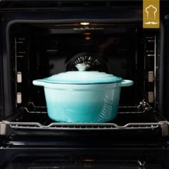 Chefarone Gietijzeren Pan - Braadpan Inclusief Deksel - Geschikt Voor Alle Warmtebronnen - Geëmailleerd Blauw -Babyproducten 1200x1200 440