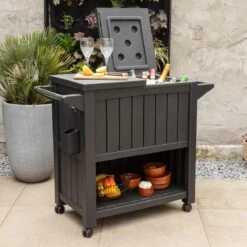 BluMill BBQ Tafel - Inclusief Koelvak 80 Liter - Op Wieltjes - Met Flessenopener - 102 X 46 X 86,5 Cm -Babyproducten 1200x1200 790