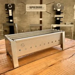 Spiedini Saté-bbq Bali 40 Mini - Kleine, Smalle Houtskoolbarbecue Met Horizontaal Rooster Voor Sate Of Andere Spiesjes - 40 Cm Lang, 11 Cm Breed, 14 Cm Hoog - Ideaal Voor Tuin- Of Open Haard, Of Balkon - Materiaal: Gealuminiseerd Ijzer 16 Spiedini Saté-bbq Bali 40 Mini - Kleine, Smalle Houtskoolbarbecue Met Horizontaal Rooster Voor Sate Of Andere Spiesjes - 40 Cm Lang, 11 Cm Breed, 14 Cm Hoog - Ideaal Voor Tuin- Of Open Haard, Of Balkon - Materiaal: Gealuminiseerd Ijzer -Babyproducten 1200x1200 903