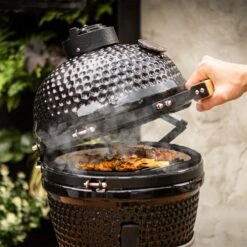 BluMill Kamado BBQ Egg - Kamado 13 Inch - Incl. Vlees Thermometer - Houtskoolbarbecues - Zwart - Ø 27cm -Babyproducten 1200x1200 911