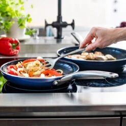 Blue Diamond, Keramische Koekenpan Verrijkt Met Diamantdeeltjes – Inductie Koekenpan Ø 24 Cm – PFAS En PHOA Vrij -Babyproducten 1200x1200 92