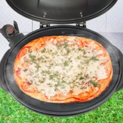 KitchenBrothers Elektrische BBQ - Met Grillplaat - Anti-aanbaklaag - Incl. Plank/Houders - Grilloppervlak 46,5x33,8cm - Tot 300°C - 2400W - Zwart -Babyproducten 1200x1200 933