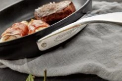 Demeyere Alu Pro Dura Glide Koekenpan - Ø 24 & Ø 28cm - Titanium -Babyproducten 1200x799 8