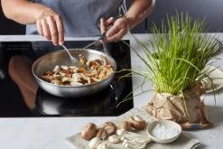 Demeyere Essential 5 RVS Koekenpan – Koekenpan Inductie - 28 Cm – PTFE-vrij -Babyproducten 1200x800 70