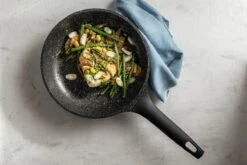 Sola - Fair Cooking Zwart/wit Greblon Anti Aanbaklaag 8 Sola - Fair Cooking Zwart/wit Greblon Anti Aanbaklaag -Babyproducten 1200x800 76