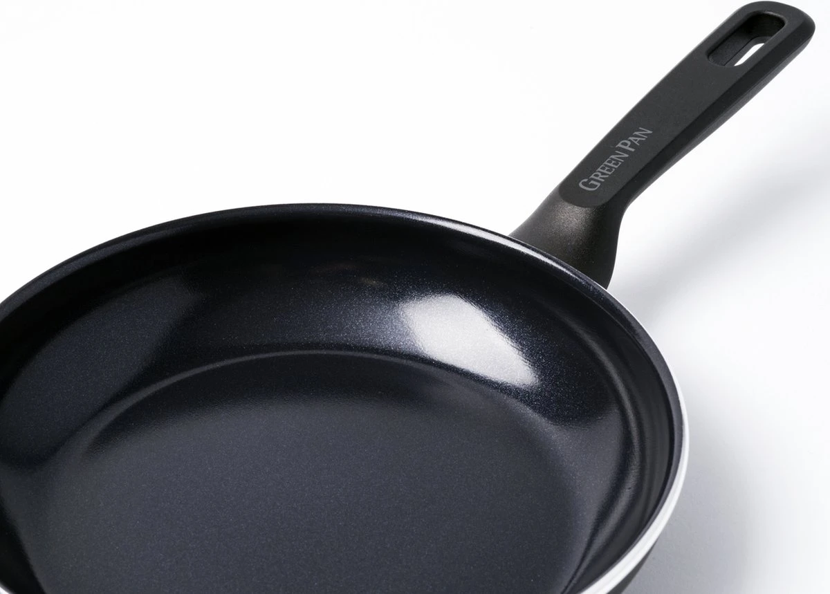 GreenPan Memphis Keramische Koekenpannenset - Ø24 + Ø28 Cm - PFAS-vrij 10 GreenPan Memphis Keramische Koekenpannenset - Ø24 + Ø28 Cm - PFAS-vrij - Afbeelding 10