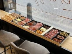 Sjoelbak - Borrelsjoelbak - Hapjesplank - Borrelplank - Mini Sjoelbak 120 Cm Met Zwarte Bakjes - Kleine Sjoelbakken -Babyproducten 1200x899 16