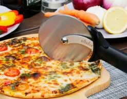 Bighorn Pizzaschep Voor BBQ En Oven-Inklapbare Handgreep -Pizzasnijder- Edelstaal -geschikt Als Broodschep En Ovenschep - SRPT01 11 Bighorn Pizzaschep Voor BBQ En Oven-Inklapbare Handgreep -Pizzasnijder- Edelstaal -geschikt Als Broodschep En Ovenschep - SRPT01 -Babyproducten 1200x944 4