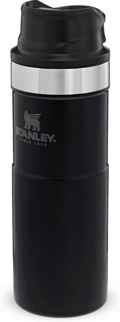 Stanley Trigger-Action Travel Mug 0.47L - Thermosfles - Matt Black 33 Stanley Trigger-Action Travel Mug 0.47L - Thermosfles - Matt Black -Babyproducten 448x1200