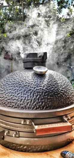 The Bastard Urban Medium - Kamado Barbecue - Kamado BBQ -Babyproducten 567x1200