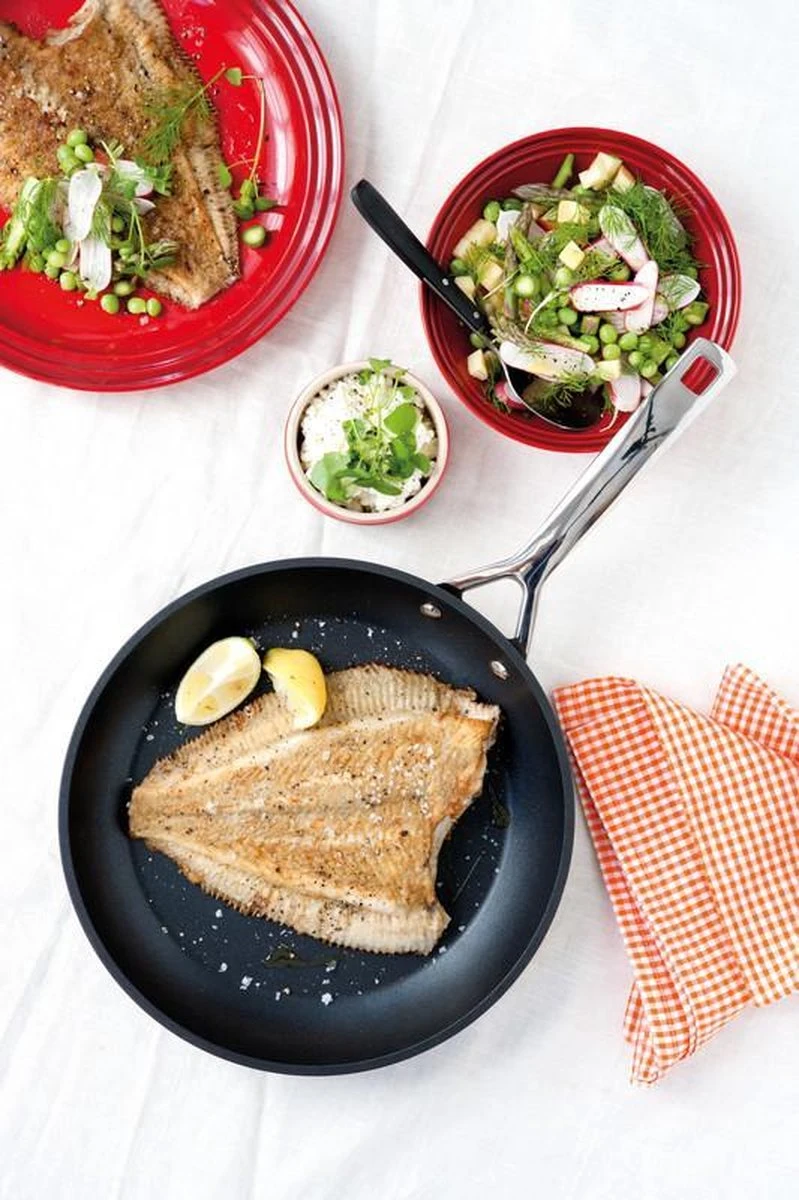 Le Creuset Koekenpan Les Forgées TNS - ø 24 Cm - Standaard Anti-aanbaklaag 2 Le Creuset Koekenpan Les Forgées TNS - ø 24 Cm - Standaard Anti-aanbaklaag - Afbeelding 2